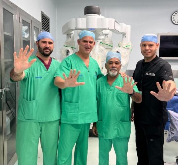 Five robotic prostate surgeries in a day in the Dominican Republic